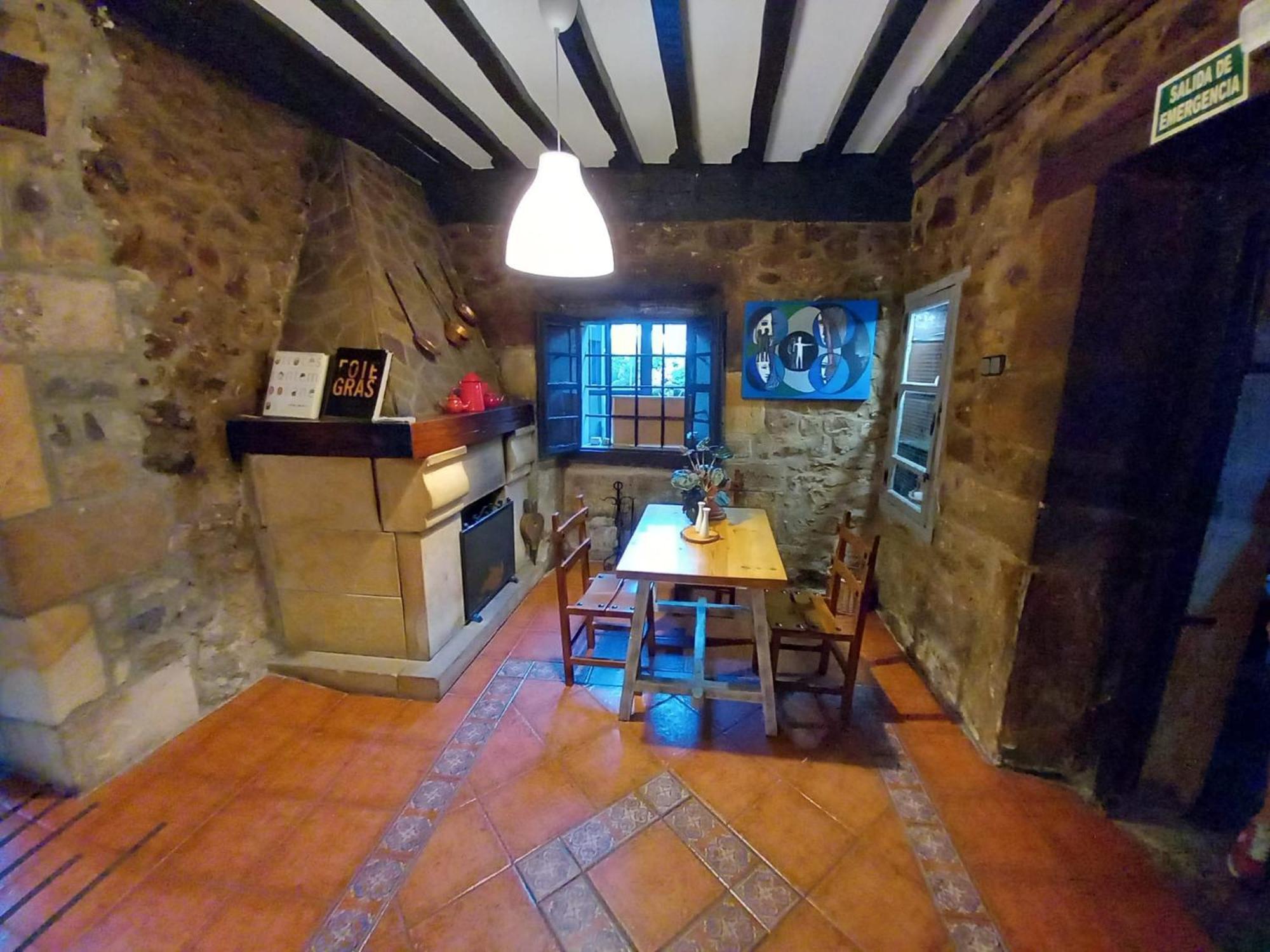 Hotel El Pucheru 4 Almas à Barcenaciones Extérieur photo